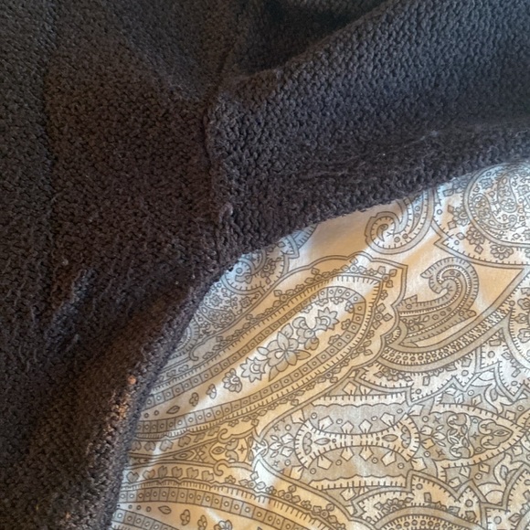 Very cozy black community knit sweater - Picture 5 of 10